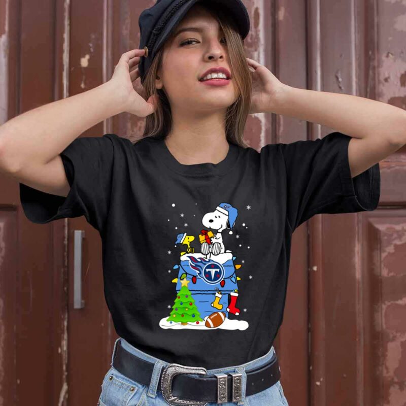A Happy Christmas With Tennessee Titans Snoopy 0 T Shirt