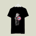 Baby Groot hug FC Bayern Munich 1 T Shirt