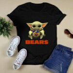 Baby Yoda Hug Chicago Bears 3 T Shirt