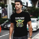 Baby Yoda Hug Chicago White Sox 0 T Shirt