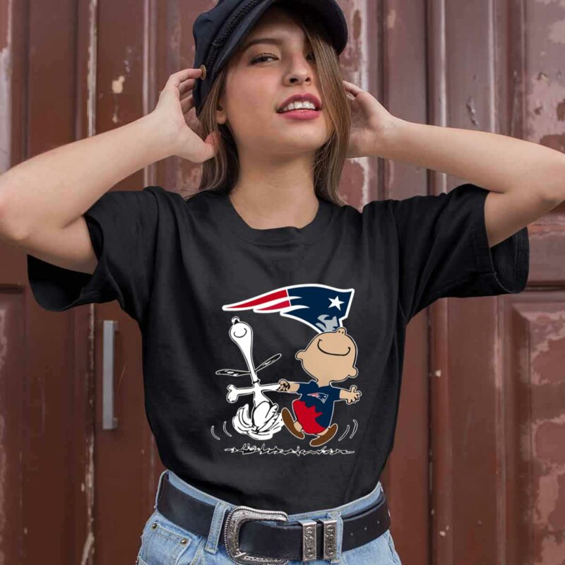 Charlie Brown Snoopy New England Patriots Logo 0 T Shirt