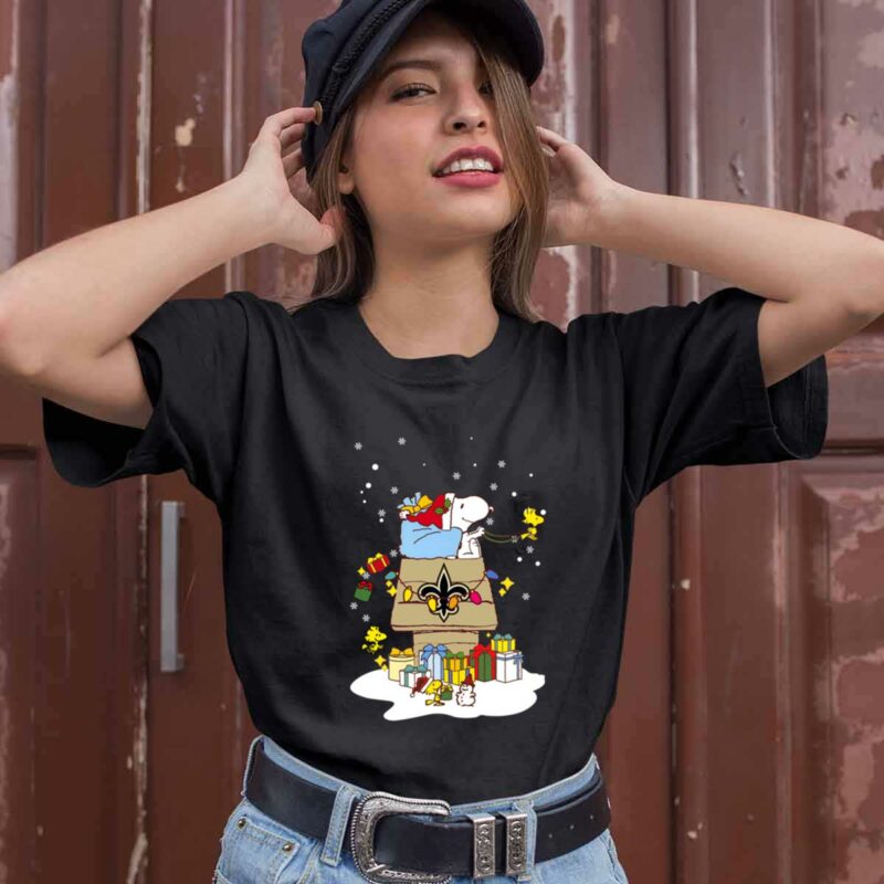 New Orleans Saints Santa Snoopy Brings Christmas To Town 0 T Shirt