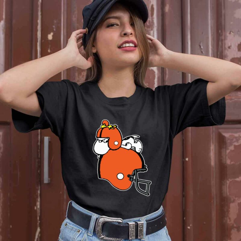Snoopy And Woodstock Resting On Cleveland Browns Helmet 0 T Shirt