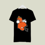 Snoopy And Woodstock Resting On Cleveland Browns Helmet 4 T Shirt