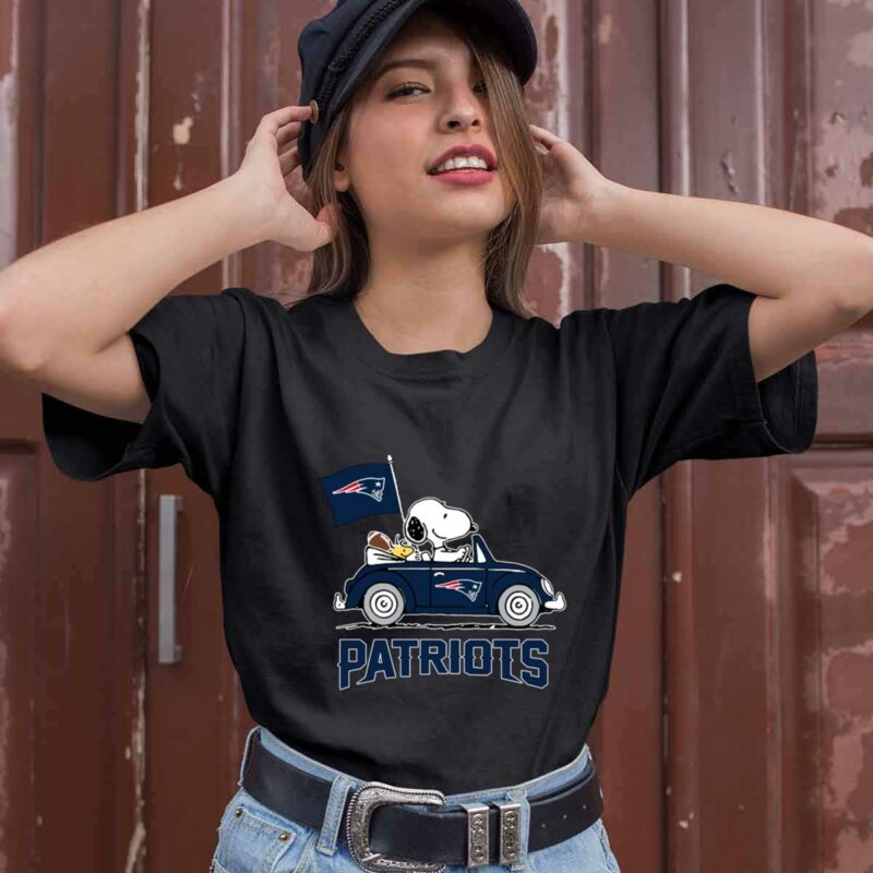 Snoopy And Woodstock Ride The New England Patriots Car 0 T Shirt